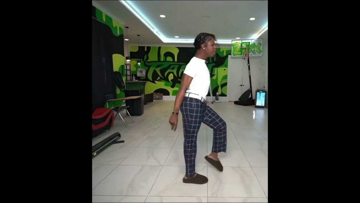 Streamers TRYING THE Michael Jackson Moonwalk 😂 #shorts