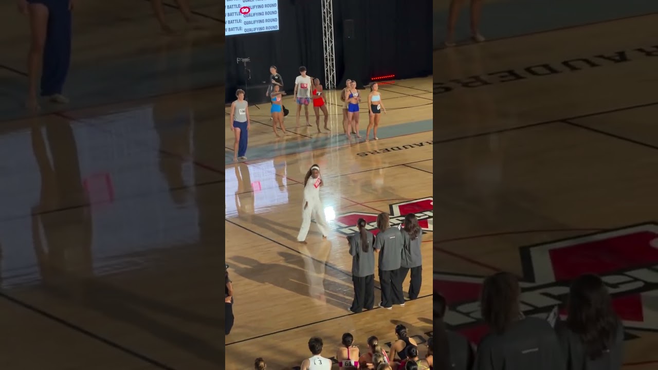 She definitely got everyone’s attention ❤️🔥🔥 #viral #funny #fyp #shorts