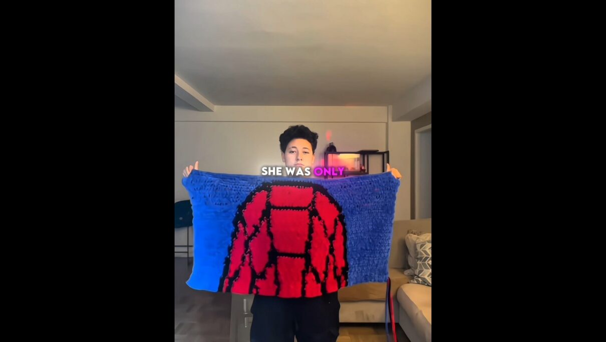 Girl failed SpiderMan blanket 😢🕷️