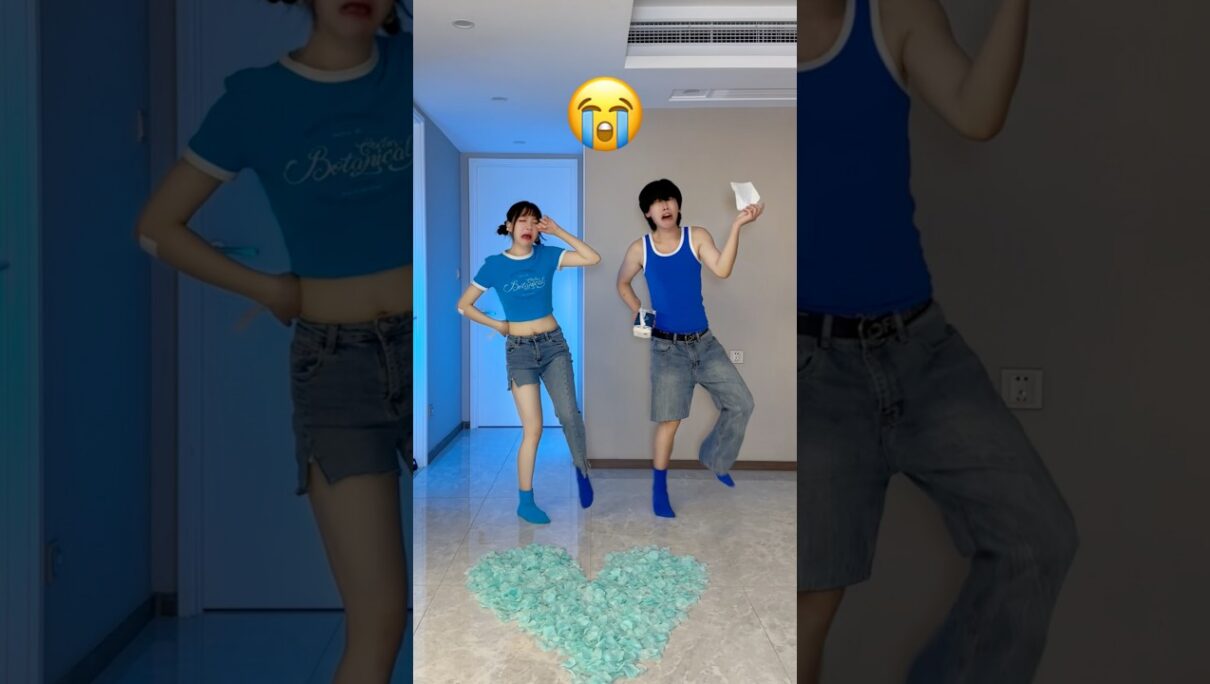 Fast 🆚 Slow Dance🫢Which emotion do you pick? #funny #dance #couple #zoey
