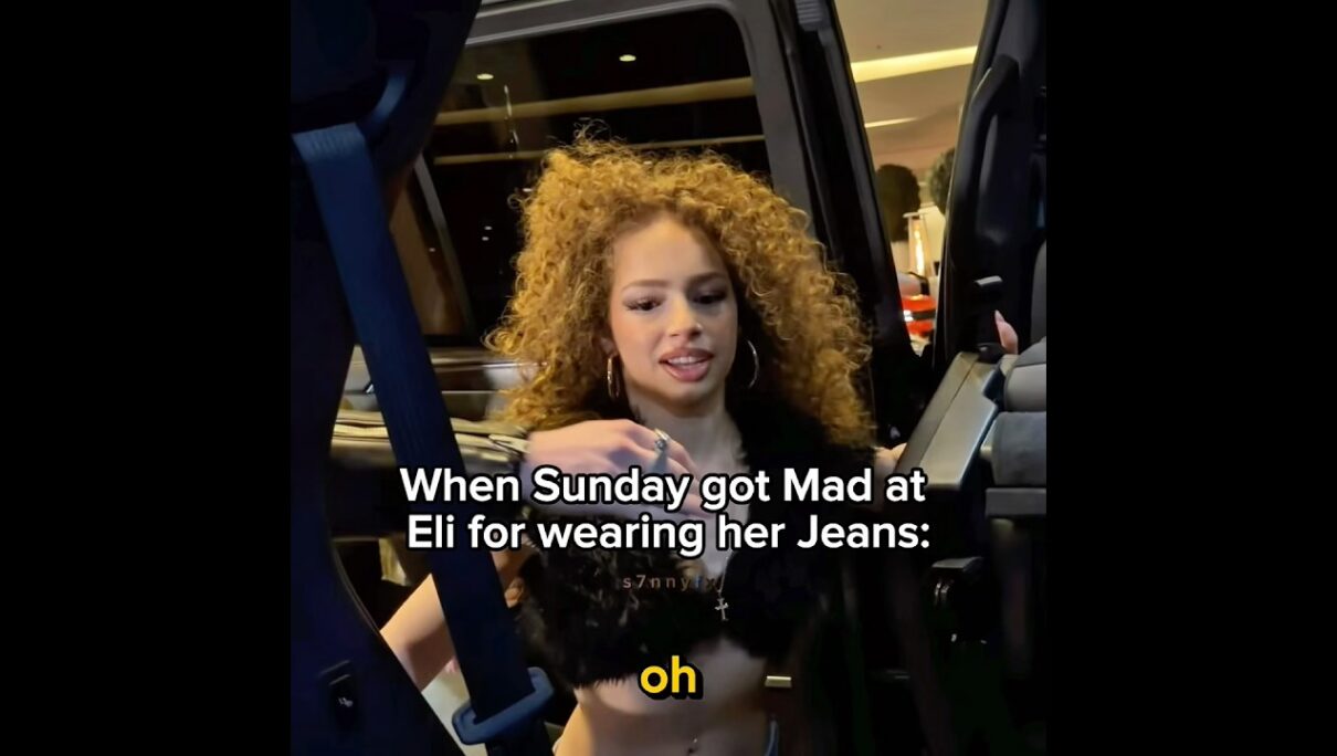 Who’s the right one here? 👖